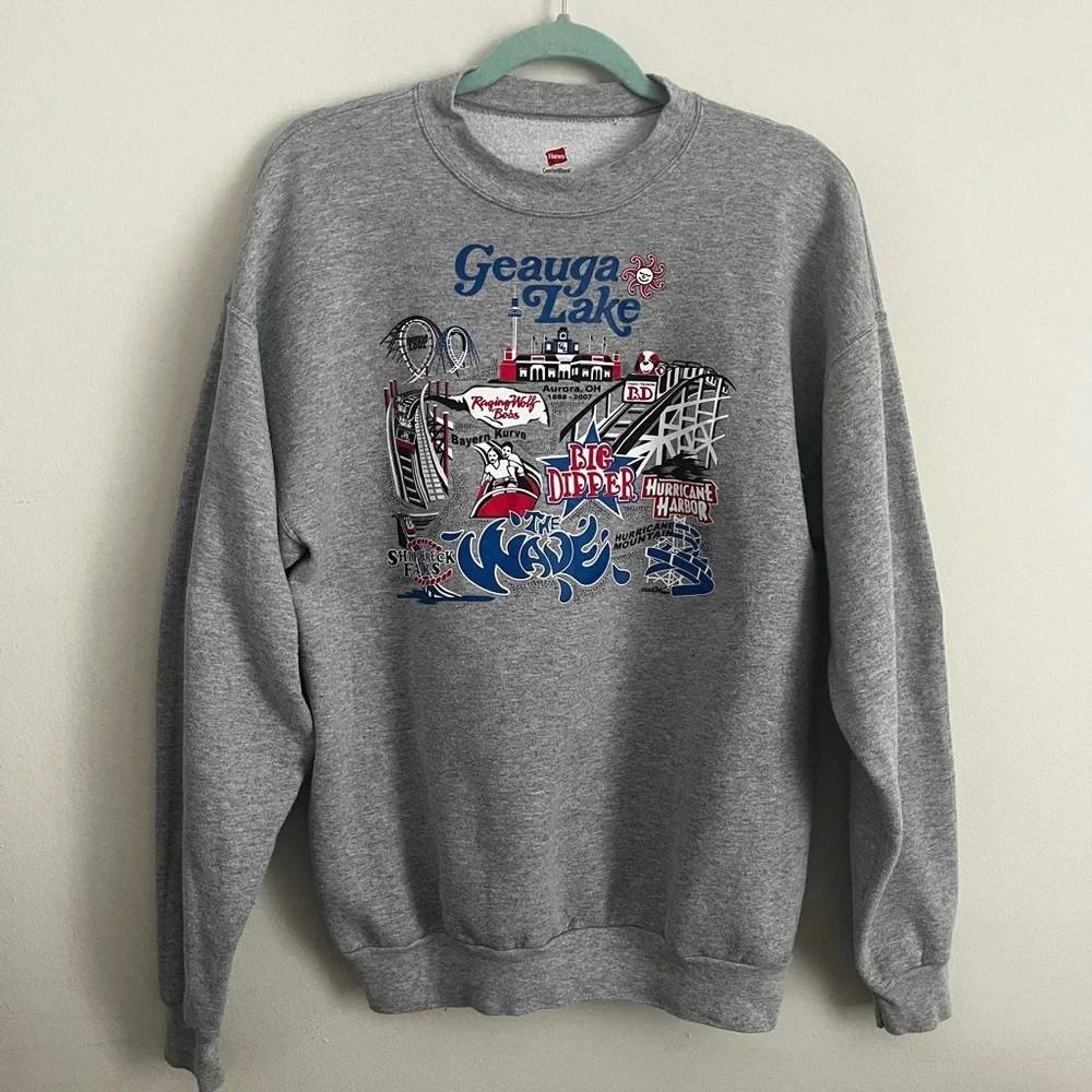 Retro Vibtage Style Geauga Lake Sweatshirt - Picture 6 of 6